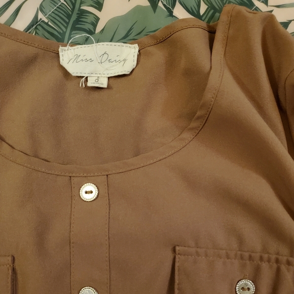 Miss Daisy Button Back Blouse - Picture 3 of 3